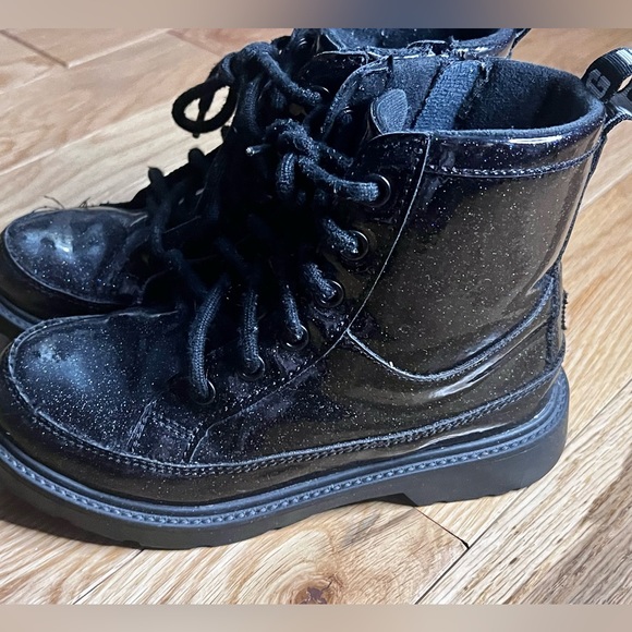 Girl’ glitter Ugg boots - Picture 2 of 4